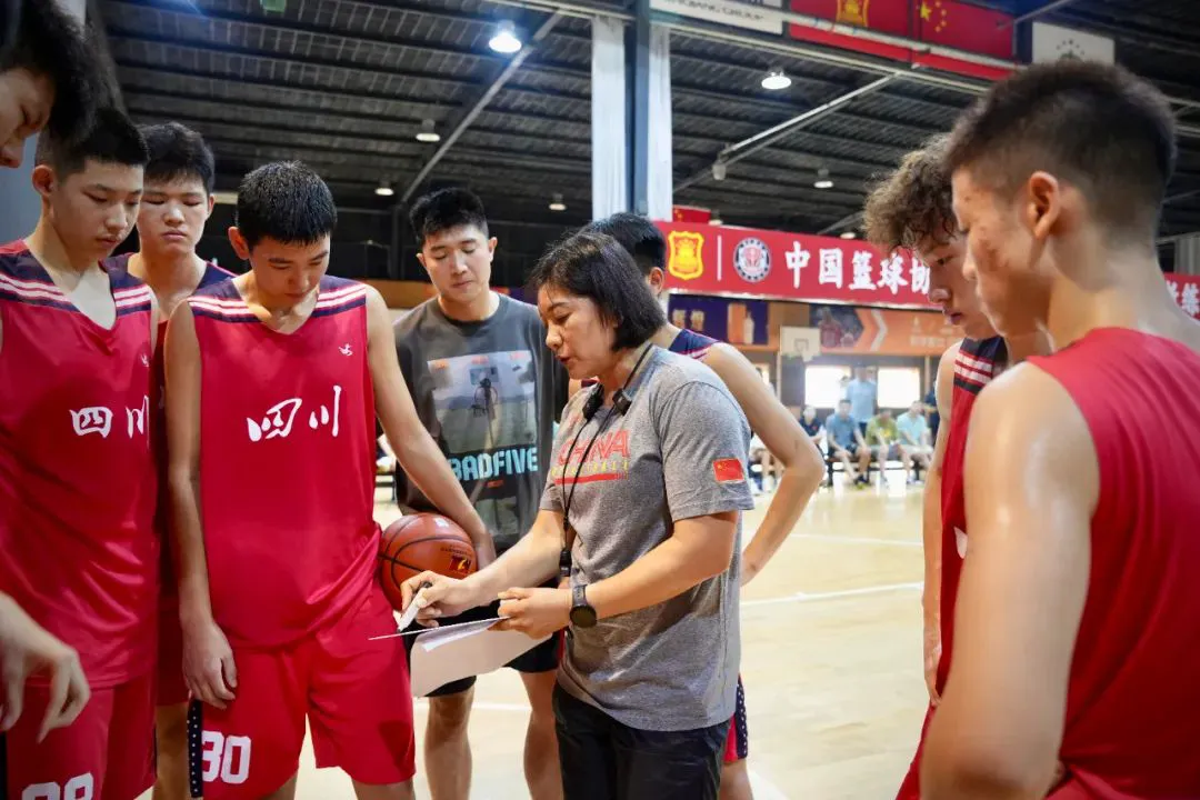 如何通过合理的营养补充来支持篮球恢复训练?_1